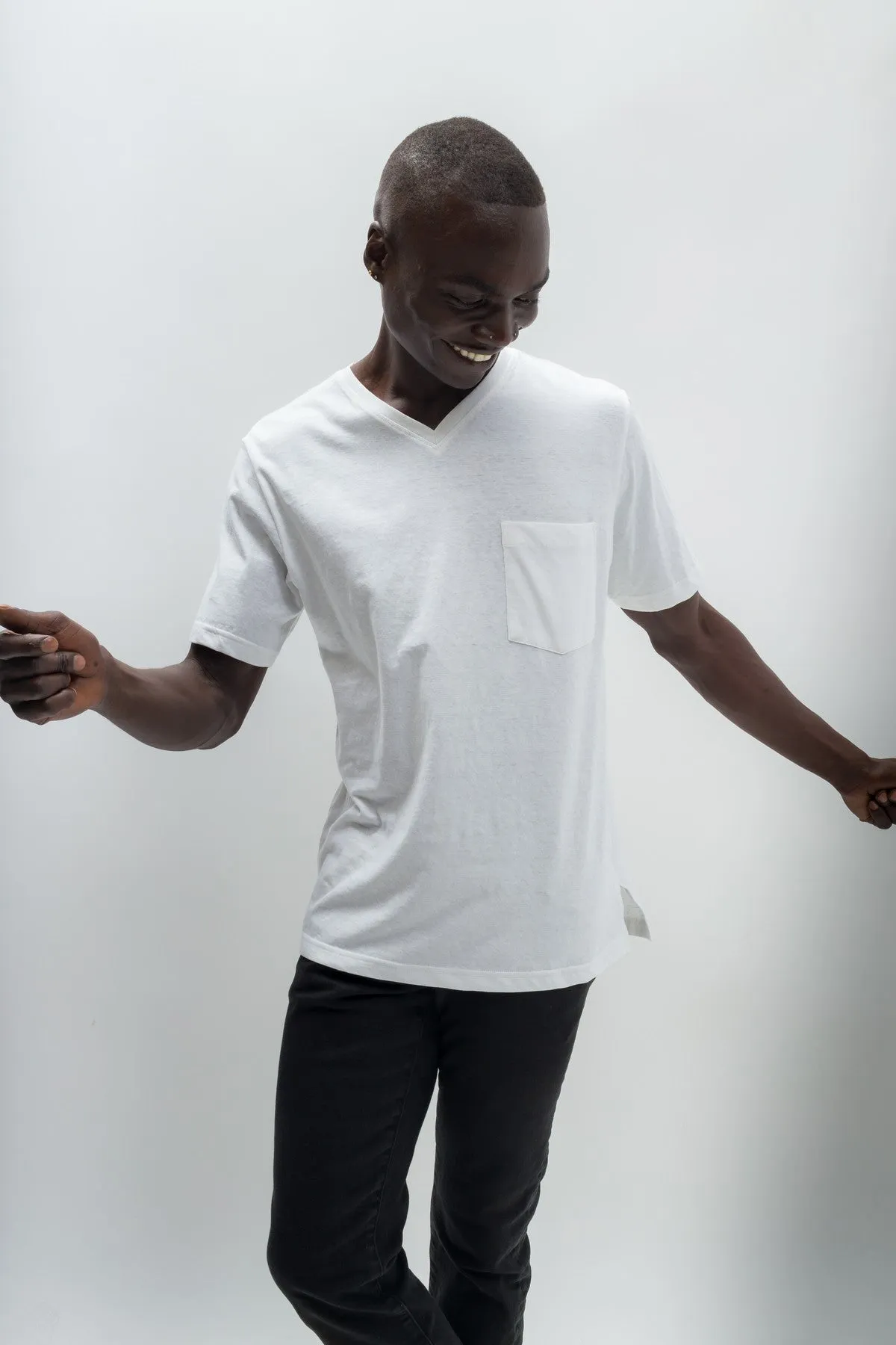 Oliver | Men's Anti-Stain Cotton Linen Blend V-Neck Pocket T-Shirt