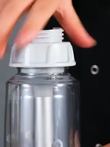 OTE 450ml Portable Sparkling Water Maker,Soda Maker Machine for Home, Carbonated Water Machine No Electricity, Double Layer PET Bottle, BPA Free (Include 20 PCS Gas Cylinder)
