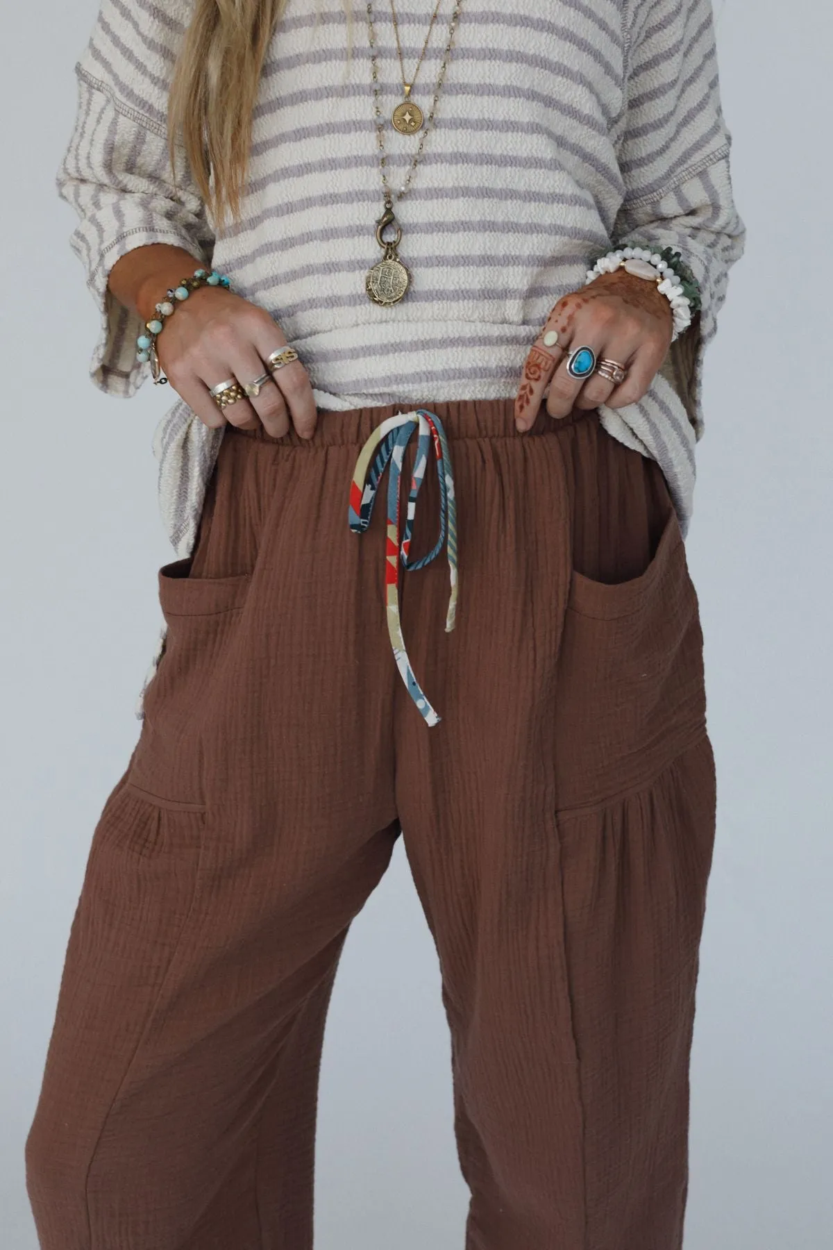 Travel Soul Drawstring Pants - Brown